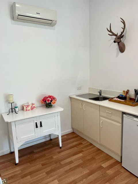 Birchwood Cottage - Accommodation Kalgoorlie 2