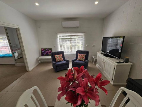Blossom Cottage - Cosy Retreat - Accommodation Kalgoorlie 1