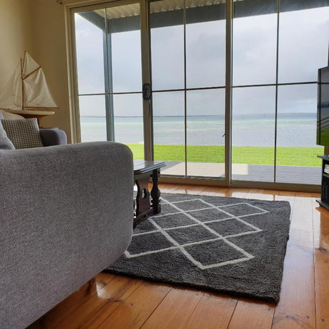 Blue Seas - Beach Front Living - Accommodation Kalgoorlie 0