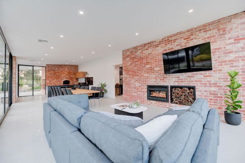 CASALE ESTATE - Accommodation Kalgoorlie 1