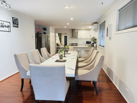 D130 The Link Fantasy Place - Accommodation Kalgoorlie 1