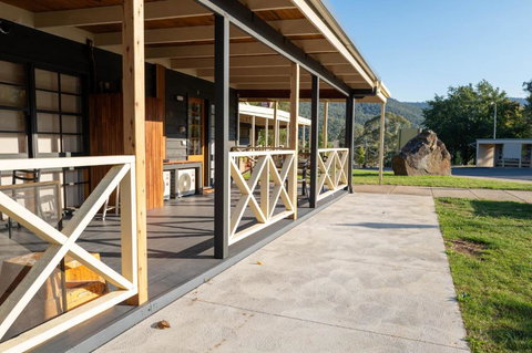 Dartmouth Hotel Pub - Accommodation Kalgoorlie 4