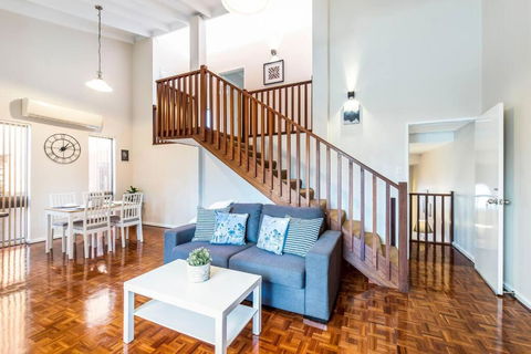 Delightful Getaway Steps From Attractions & Amenities - Accommodation Kalgoorlie 0