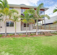 29 Cypress Avenue - Rainbow Beach Close to the beach with a pool - Accommodation Kalgoorlie