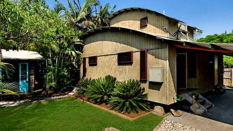 2b Manfred St - The Wave House - Accommodation Kalgoorlie 0