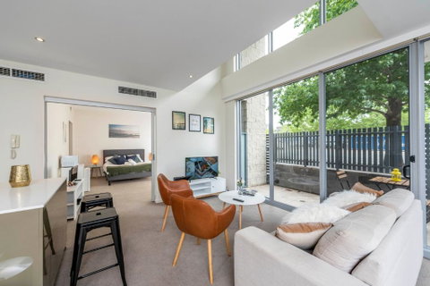 3 BDR Stylish City Retreat // Close To All And Everything In Canberra - Accommodation Kalgoorlie 2