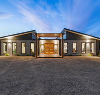 3 WISE MONKEYS MANSFIELD - Accommodation Kalgoorlie