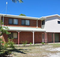 31 Bombala Crescent - Two storey home with covered outdoor deck fully fenced backyard. Pet friendly - Accommodation Kalgoorlie