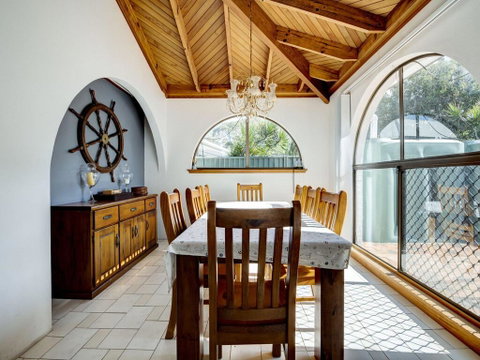 31 Rest Point Absolute Waterfront With Jetty - Accommodation Kalgoorlie 1