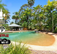 3BR Beach Escape AC Pool Tennis Wine Coffee Netflix - Accommodation Kalgoorlie