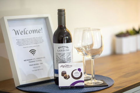 3BR Beach Escape AC, Pool, Tennis, Wine, Coffee, Netflix - Accommodation Kalgoorlie 3