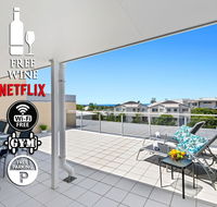 3BR Coolum Beach  Rooftop Terrace Spa Tennis Pool - Accommodation Kalgoorlie