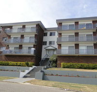 4 'Adriana' 83 Ronald Avenue - open plan living with backyard - Accommodation Kalgoorlie