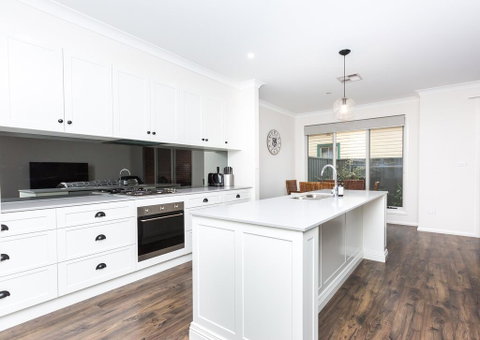 4 Bedroom Inner City Townhouse - SLEEPS 9 !! - Accommodation Kalgoorlie 1