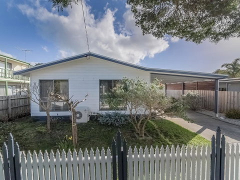 4 Lansell Road, Cowes - Accommodation Kalgoorlie 3