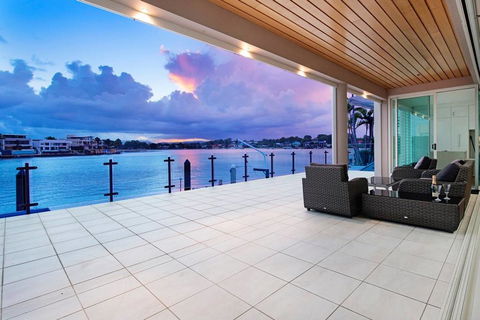4.5 Million Dollar Surfers Paradise Dream Mansion - Accommodation Kalgoorlie 3