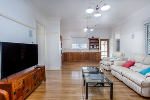 5 Bomburra Court - Rainbow Beach, Ticks All The Boxes, Pool, Shed, Fenced Yard, Pet Friendly - Accommodation Kalgoorlie 2