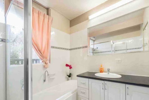 6 Bedroom Beautiful And Comfy Family House - Accommodation Kalgoorlie 1