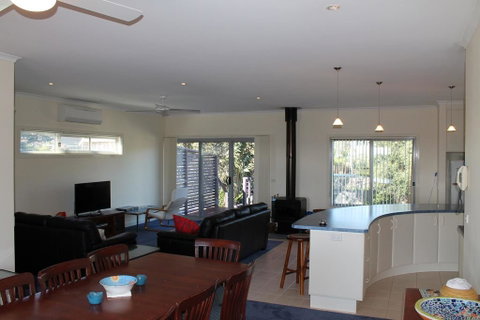 61 Red Rocks Rd, Cowes - Accommodation Kalgoorlie 1