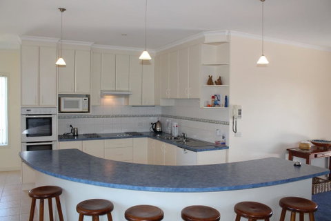 61 Red Rocks Rd, Cowes - Accommodation Kalgoorlie 3