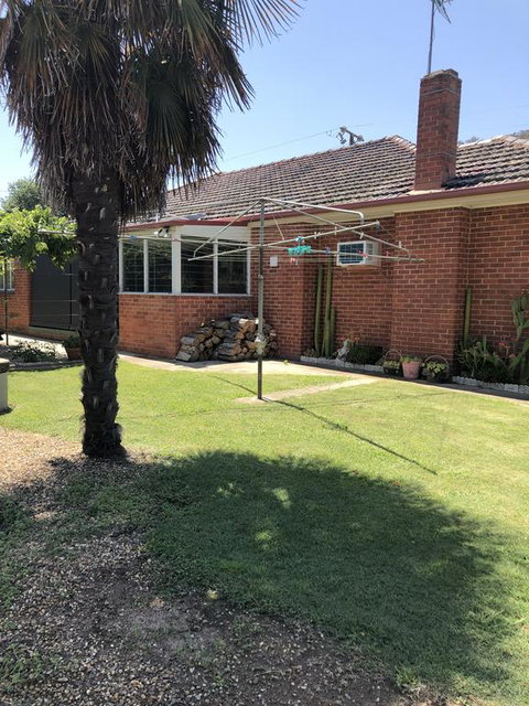 725 Myrtleford-Yackandandah Road - Accommodation Kalgoorlie 0