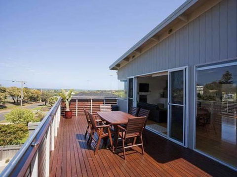 A Beautiful Beach House Torquay - Accommodation Kalgoorlie 0