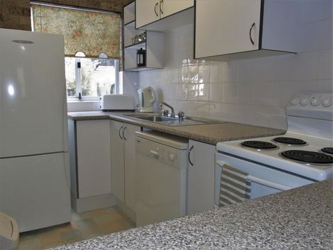 A Furnished Townhouse In Goulburn - Accommodation Kalgoorlie 1