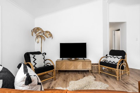 A PERFECT STAY - 3 Salty Sisters - Accommodation Kalgoorlie 3