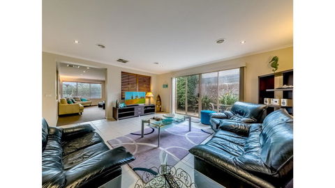 A TOUCH OF CLASS - PET FRIENDLY (OUTSIDE ONLY) - Accommodation Kalgoorlie 1