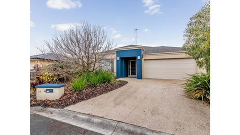 A TOUCH OF CLASS - PET FRIENDLY (OUTSIDE ONLY) - Accommodation Kalgoorlie 0