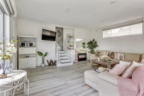 A Wave From It All - Accommodation Kalgoorlie 2