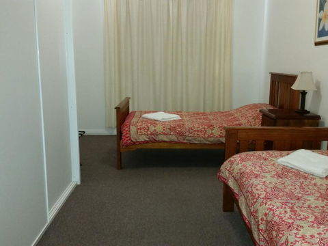 About Town Cottages - Accommodation Kalgoorlie 1