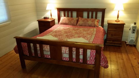 About Town Cottages - Accommodation Kalgoorlie 0
