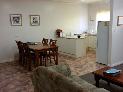 About Town Cottages - Accommodation Kalgoorlie 2
