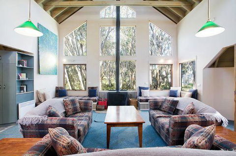 Absinthe - Accommodation Kalgoorlie 1