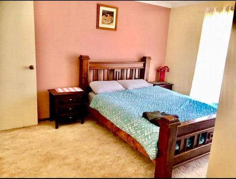 Diggers Dealers Accommodation - Accommodation Kalgoorlie 3