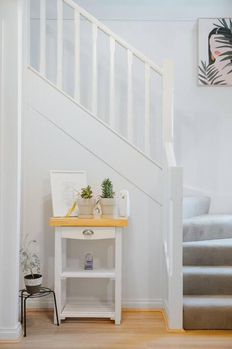 Doncaster East Home Walking To Shops Restaurants - Accommodation Kalgoorlie 4