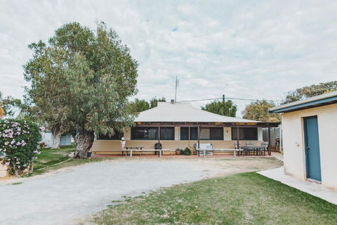 Dongara Hotel Motel - Accommodation Kalgoorlie 1