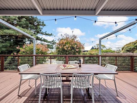 Eagle Bay Beach House - 300m To The Beach! - Accommodation Kalgoorlie 0