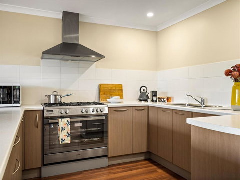 Eagle Bay Beach House - 300m To The Beach! - Accommodation Kalgoorlie 2