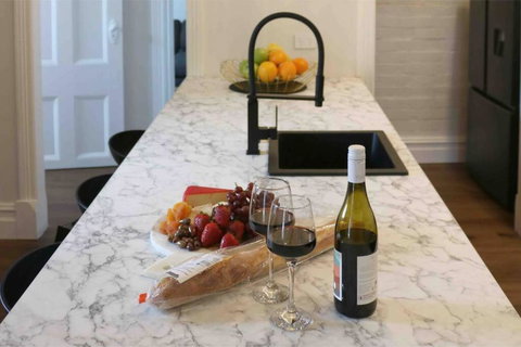 EDW19 - Stylish 2-Bed, 2-Bath Townhose In Drummoyne - Accommodation Kalgoorlie 1