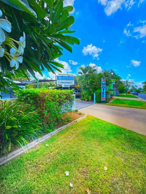 Emerald Motel Apartments - Accommodation Kalgoorlie 0