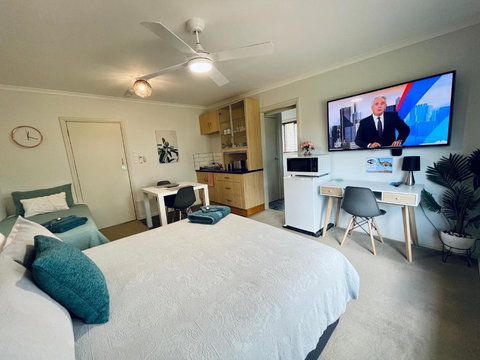 Emu Retreat B&B - Accommodation Kalgoorlie 2