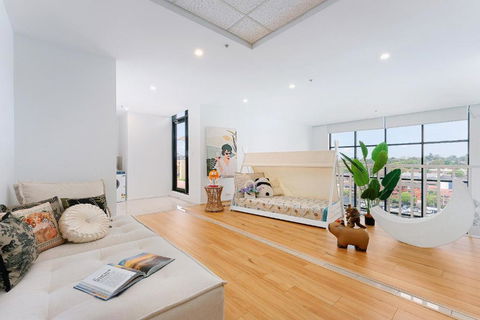 Epic CBD City View 3BR Penthouse Walk To Station&shopping Centre - Accommodation Kalgoorlie 4
