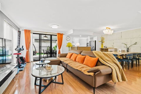 Equitice Autumn Moonlight Villa - Accommodation Kalgoorlie 0