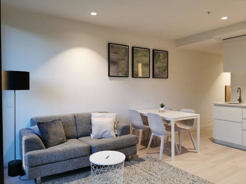 EQ Tower Modern Apartments Melbourne Central CBD - Accommodation Kalgoorlie 2