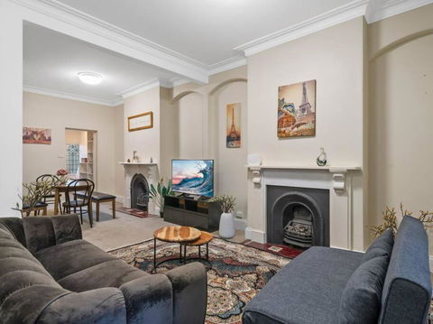 Fancy 4 BR House With Parking - ICC&Darling Harbour-8 Mins Walk - Accommodation Kalgoorlie 0