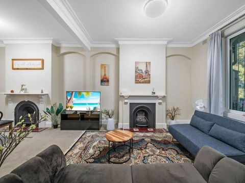 Fancy 4 BR House With Parking - ICC&Darling Harbour-8 Mins Walk - Accommodation Kalgoorlie 2