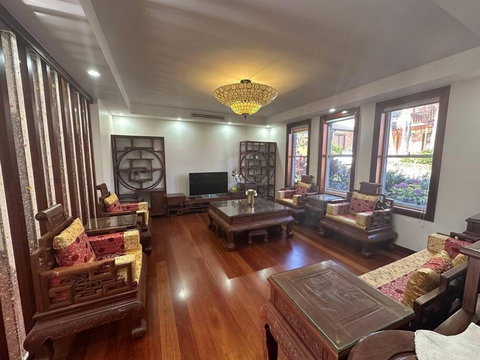 Exquisite Chinese Style Garden - Accommodation Kalgoorlie 0