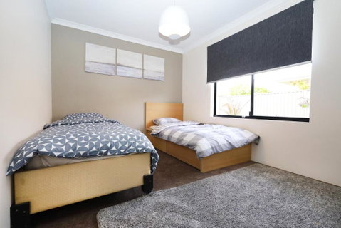 Family Holiday Home - Accommodation Kalgoorlie 2